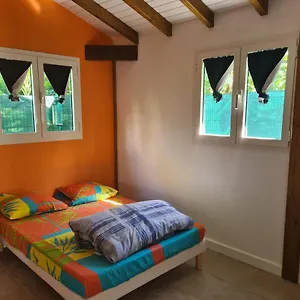  Hébergement de vacances Bunghello Village Piscine & Guadeloupe