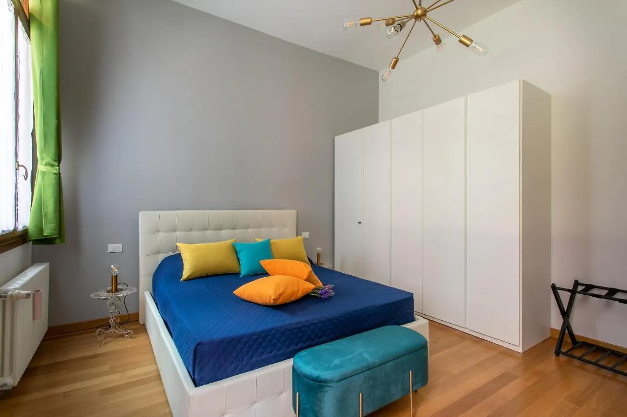 ונציה Rialto Bridge Lovely Apartment 0*,